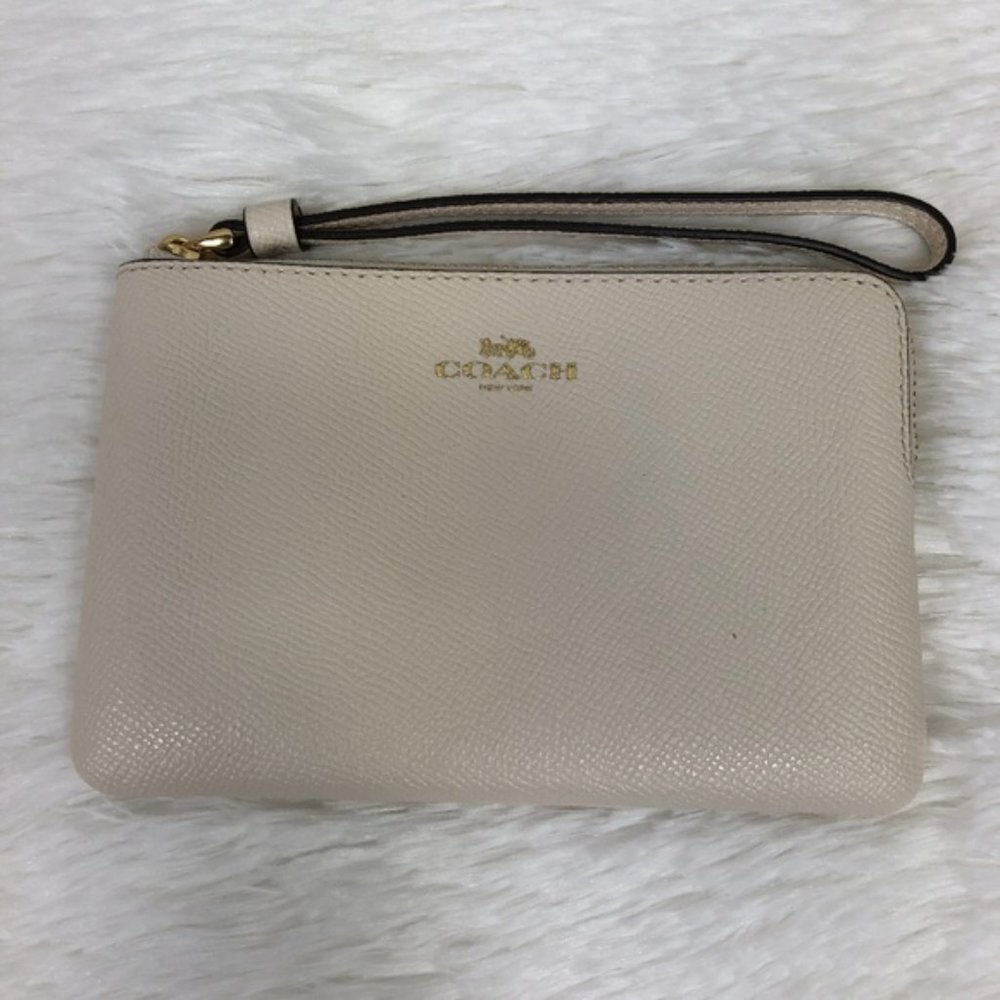 Coach Corner Zip Chalk NWT